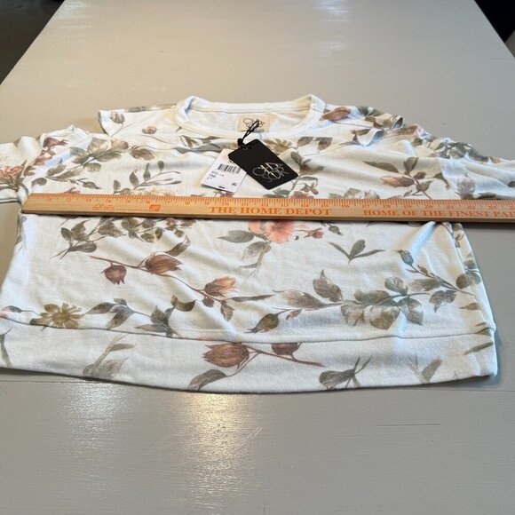 Chaser Knit Long-sleeved Pullover Floral Sweater Cream Size Medium - Picture 7 of 9